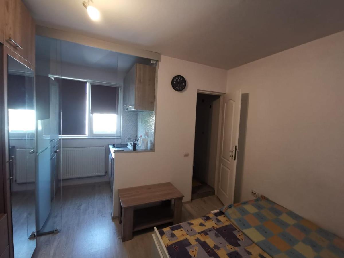 Holidays Inn Studio Bucharest Luaran gambar